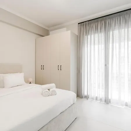 Manda Ray 1 Seafront Endless Blue Views