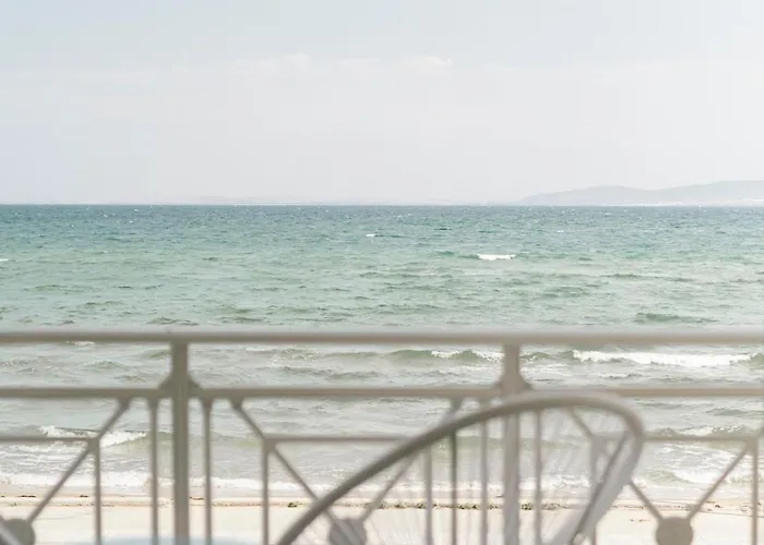 Manda Ray 1 Seafront Endless Blue Views Peraía