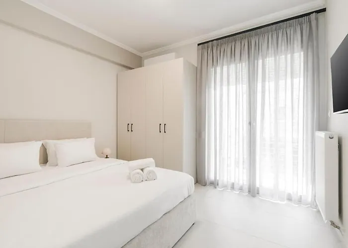 Manda Ray 1 Seafront Endless Blue Views